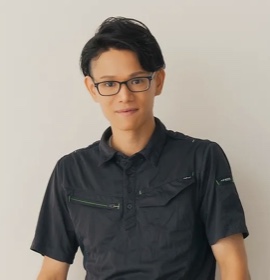 代表 佐藤文哉